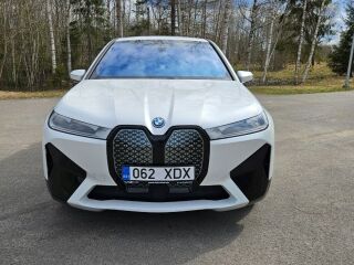 BMW iX xDrive 40 Sportpakett 240kW