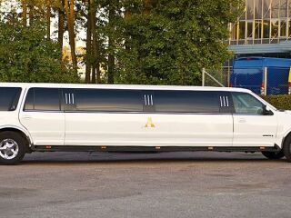 Lincoln Navigator Stretch Limousine 5.4