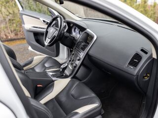 Volvo XC60 R-Design Finish Facelift 2.0 120kW