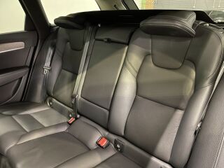 Volvo V90 Cross Country AWD Momentum 2.0 B4 KERS Mild Hybrid 145kW