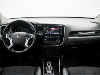 Mitsubishi Outlander Instyle 4WD PHEV 2.0 149kW