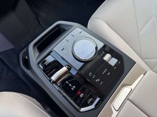 BMW iX x Drive50 385кВ