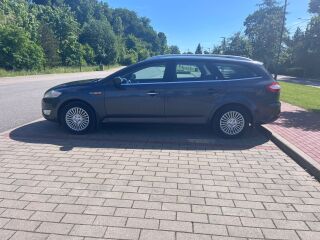 Ford Mondeo Ghia 2.3 118kW