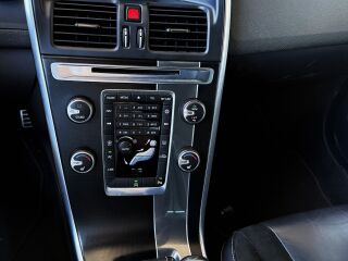 Volvo XC60 R-DESIGN FFD 140kW