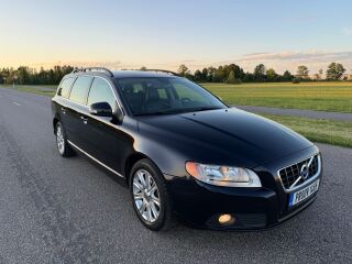 Volvo V70 Momentum 2.4 R5 D5 129кВ