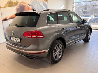 Volkswagen Touareg R-Line 3.0 V6 193кВ