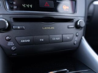 Lexus IS 250 White Pearl Facelift 2.5 153kW