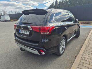 Mitsubishi Outlander 2.4 99кВ