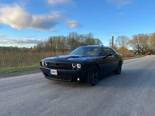 Dodge Challenger 5.7 280кВ