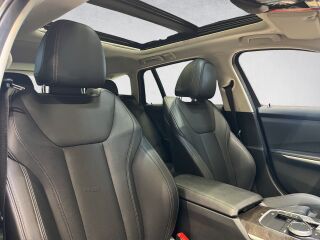 BMW 320 d xDrive Touring 2.0 R4 140kW
