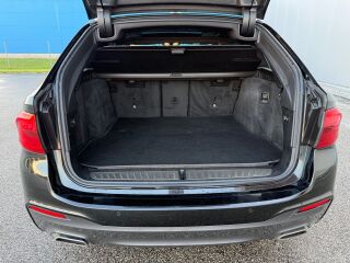 BMW 530 Touring xDrive M sportpakett H&K LED 3.0 d 195кВ