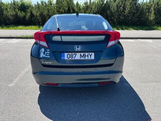 Honda Civic 1.8 104kW