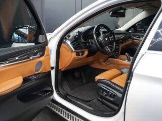 BMW X6 xDrive50i 4.4 V8 330kW