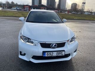 Lexus CT 200h F-sport 1.8 73kW