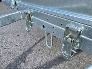 Tiki Treiler Keevis 300-DLH 3.0x1.5 kastihaagis kaanega