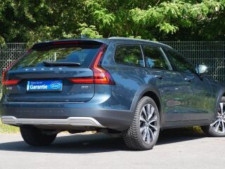 Volvo V90 Cross Country Pro 2.0 173кВ