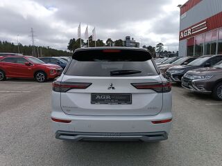 Mitsubishi Outlander Instyle Plus Luxury 4WD 2.4 PHEV 225kW
