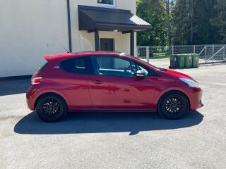 Peugeot 208 GTI 1.6 147кВ