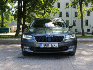 Skoda Superb Active 1.4 110кВ