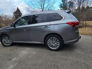 Mitsubishi Outlander 2.4 99кВ
