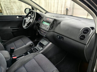 Volkswagen Golf Plus 1.2 77кВ