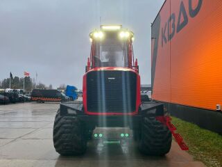 Komatsu 895 8x8 210kW