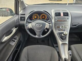 Toyota Auris 2.2 130kW