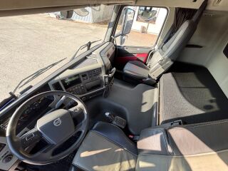 Volvo FM370 6x2*4 EURO6 + CARRIER SUPRA 950 278kW