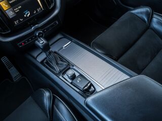 Volvo XC60 AWD R-DESIGN XENIUM 360 PANO CARPLAY 2.0 140кВ