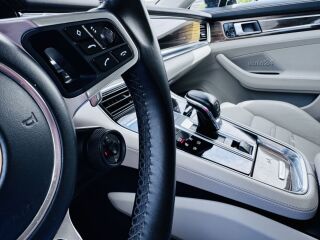 Porsche Panamera Turbo 4.0 V8 404кВ