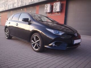 Toyota Auris 1.8 100kW