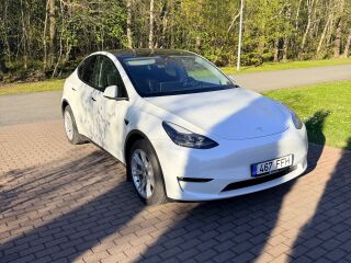 Tesla Model Y Long range Dual Motor Premium sound Dual Motor 365 KW 190kW