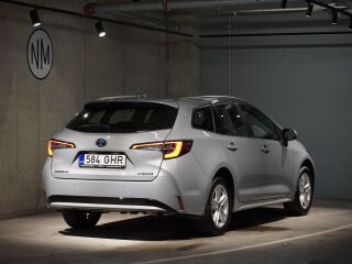 Toyota Corolla HYBRID ACTIVE E-CVT 1.8 Hybrid 72кВ