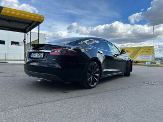 Tesla Model S 52kW
