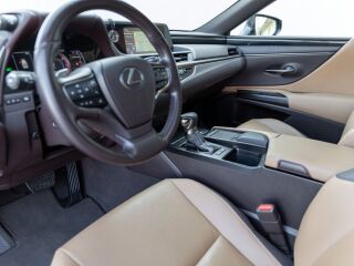 Lexus ES 300h 2.5 131kW