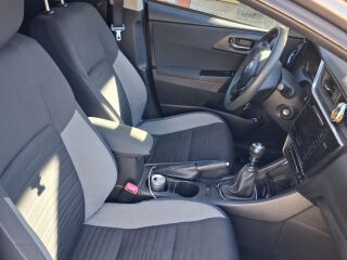 Toyota Auris 1.4 66kW