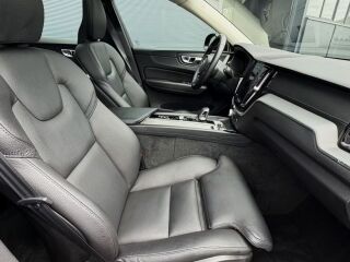 Volvo XC60 AWD ULTIMATE DARK 145кВ