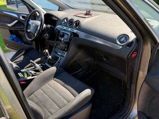 Ford S-MAX Titanium 2.2 147кВ