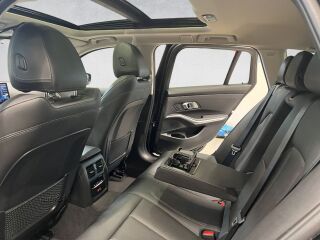 BMW 320 d xDrive Touring LCI 2.0 R4 140kW