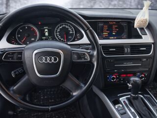 Audi A4 2.0 105кВ