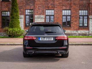 Mercedes-Benz E 300 de AMG-Burm-Pano 2.0 225kW