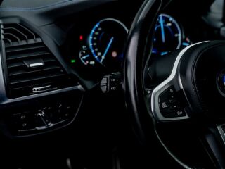 BMW X4 M-Paket 3.0 240kW