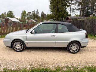 Volkswagen Golf 1.6 74kW