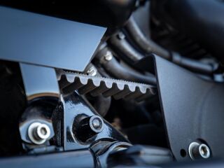 Harley-Davidson IRON 883 V-Twin 38kW