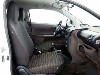 Toyota iQ Linea Sol 1.0 50кВ