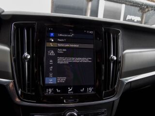 Volvo V90 Momentum 2.0 T4 140kW