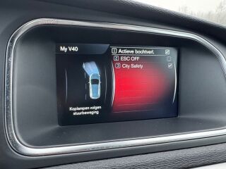 Volvo V40 R-Design-5 silindrit 2.0 D3 110kW