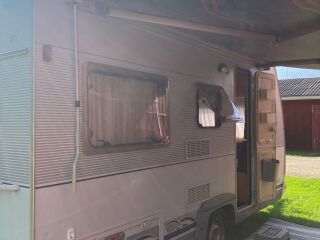 Dethleffs 430DB Camper
