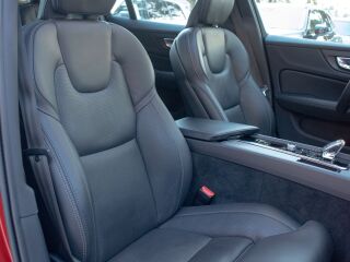 Volvo V60 Cross Country AWD PLUS Bright Intelli Safe PRO 2.0 B4 MHEV Kerghübriid MY2023 145кВ