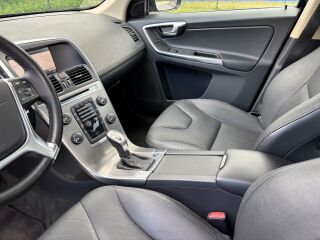 Volvo XC60 Momentum 2.0 R5 D3 100kW